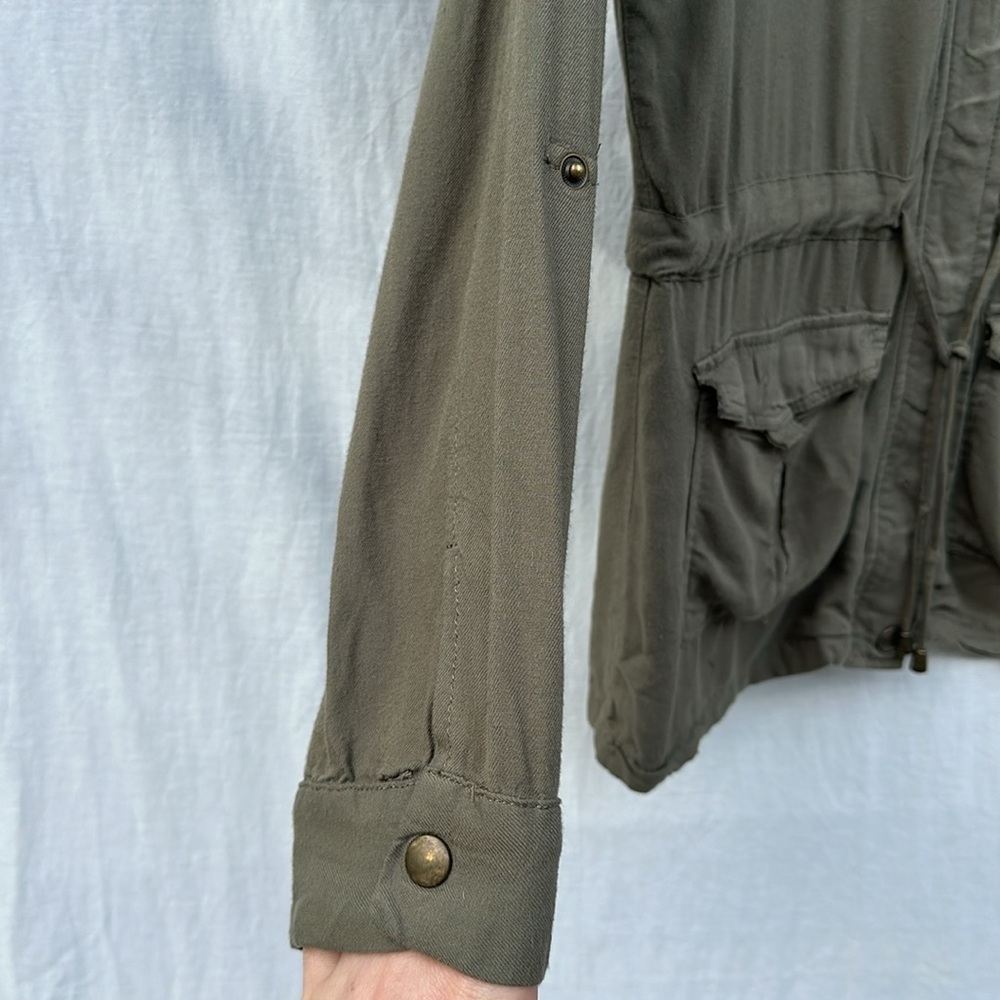 Liquid X thin Utility Jacket - Picture 2 of 9